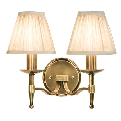 Podwójna lampa ścienna Stanford Interiors w kolorze mosiądzu