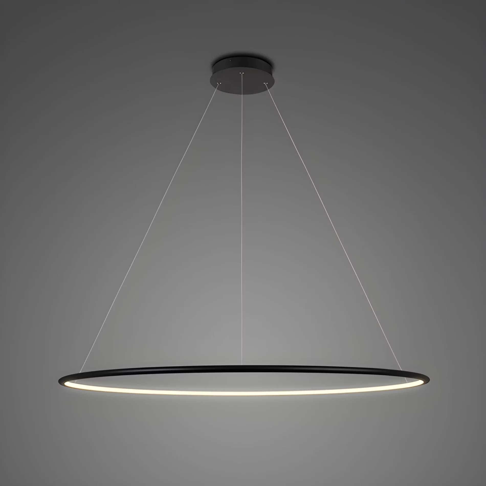 Wisząca lampa Shape XL w kolorze czarnym z wbudowanym LED-em o ciepłej barwie 3000K i funkcją ściemniania