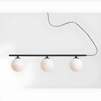 Czarna lampa wisząca Beryl z trzema białymi kulami do salonu