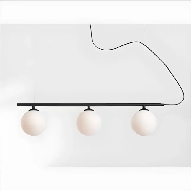 Czarna lampa wisząca Beryl z trzema białymi kulami do salonu