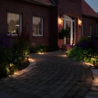 Słupek ogrodowy Plug&Shine przed wejście do domu