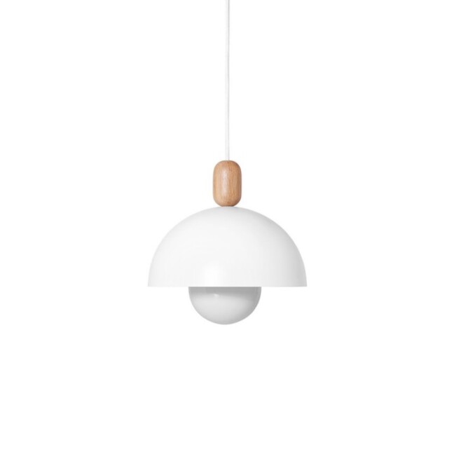 Lampa wisząca Loft Ovoli z białym kloszem i dębowym wykończeniem