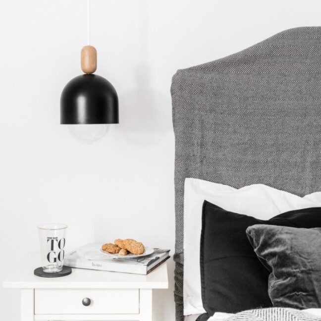 Lampa wisząca Loft Ovoli czarna z drewnem dębowym