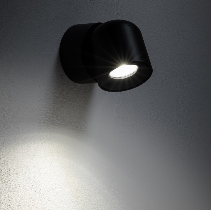 Oscar – czarny spot łazienkowy IP54 z regulacją kąta świecenia