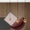 Lampa wisząca Cosmo 3 z miodowymi szklanymi kloszami