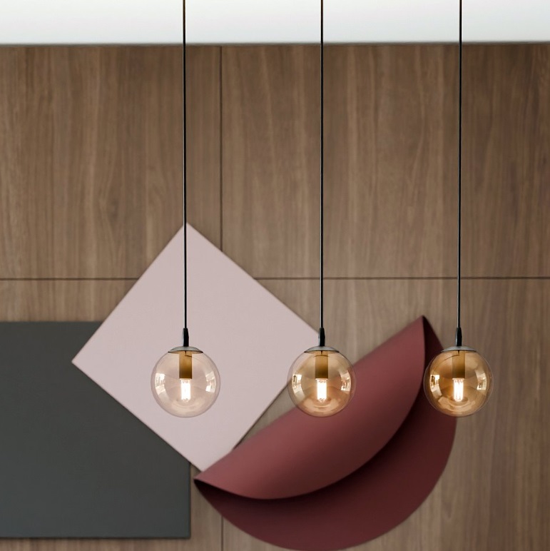 Lampa wisząca Cosmo 3 z miodowymi szklanymi kloszami