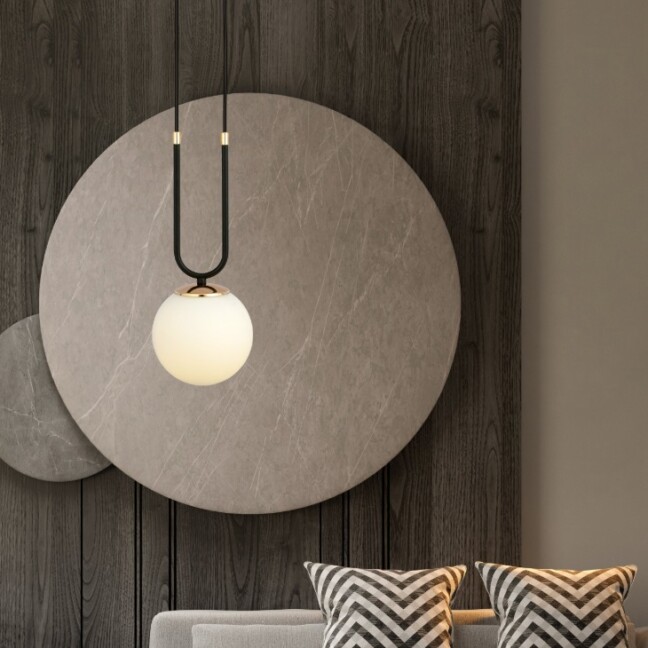 Lampa wisząca Glam czarno‑złota z mlecznym kloszem E14