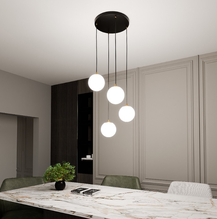 Żyrandol Royal 4 czarno‑złoty z 4 kulami E14 – stylowy i nowoczesny