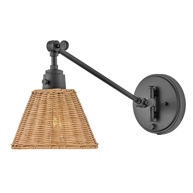 Rattanowy kinkiet Arti z regulowanym ramieniem i gwintem E27 – czarna podstawa, styl modern farmhouse