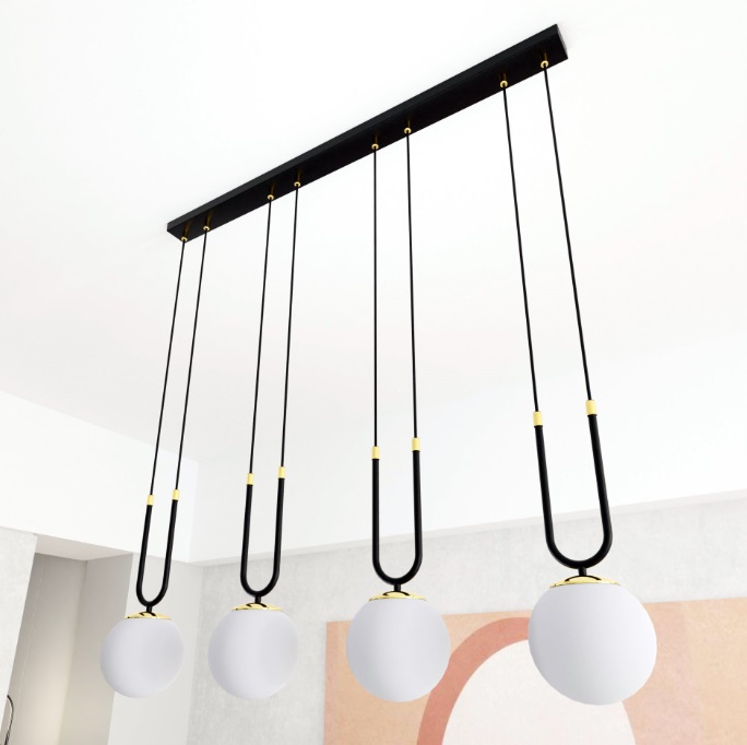 Lampa wisząca Glam 4 z mlecznymi kulami na złotym łuku E14