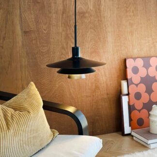 Lampa wisząca Kay 30 w stylu skandynawskim – czarny klosz z białym wnętrzem E27