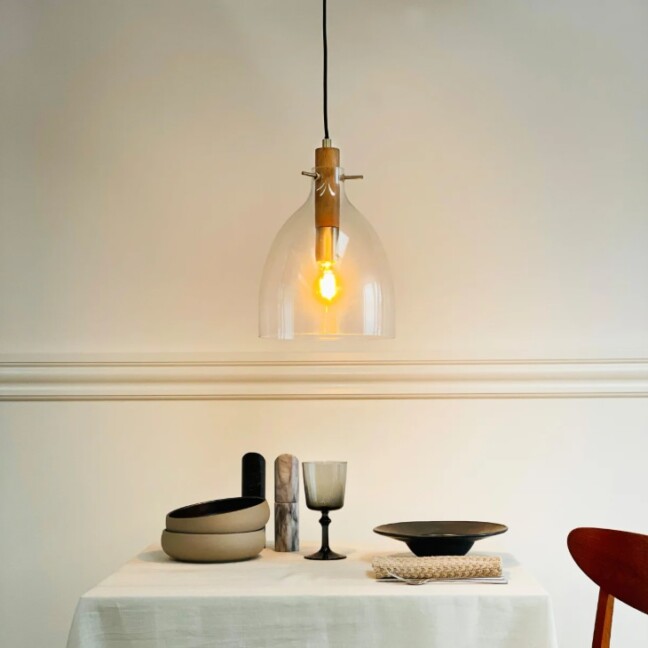 Lampa wisząca Bistro 25 z drewnianym detalem i szklanym kloszem E27