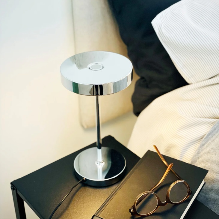 Srebrna lampka dotykowa LED Starlight 4,5W z regulacją jasności