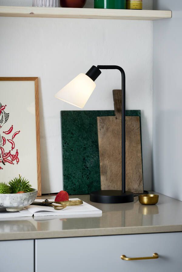 Czarna lampa stołowa Molli Nordlux z mlecznym kloszem E14 40W IP20