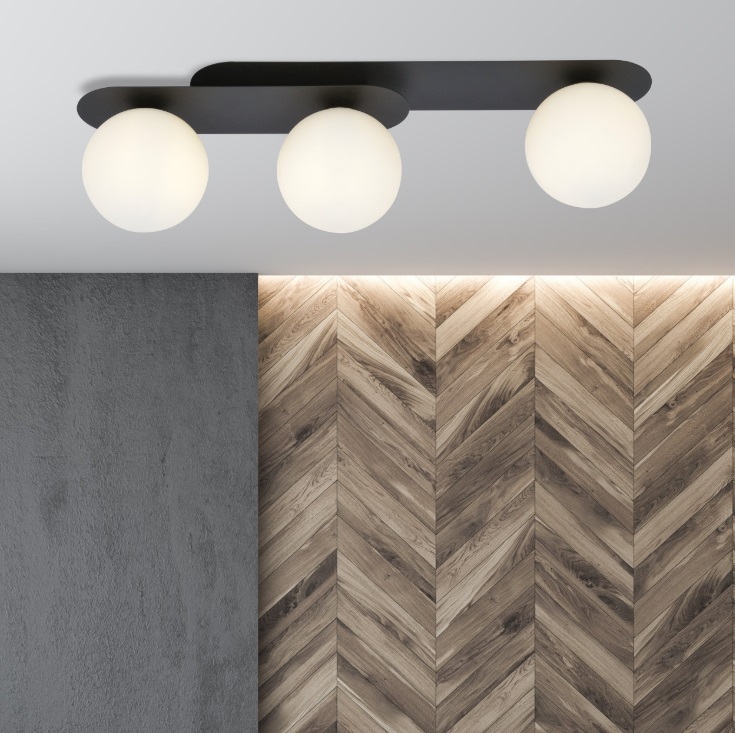 Czarna lampa sufitowa Plaza 3 z trzema mlecznymi kloszami E14