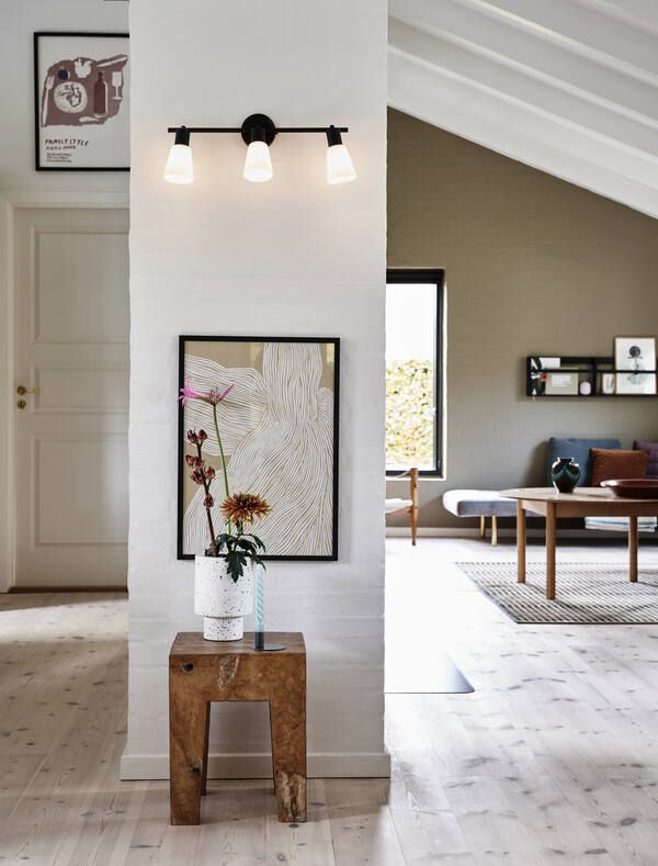 Czarna regulowana lampa sufitowa lub kinkiet Nordlux Cole z trzema mlecznymi kloszami E14 IP20