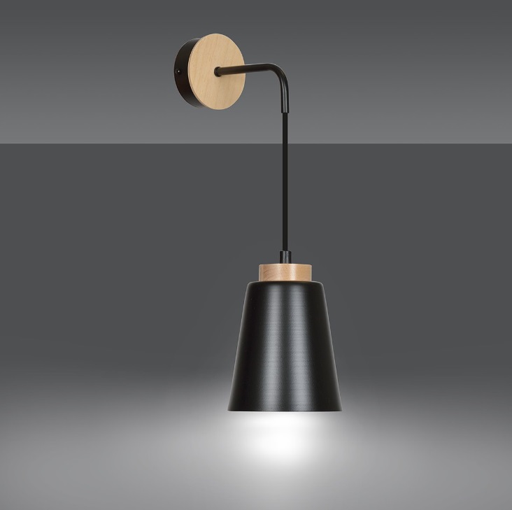 Czarny kinkiet z regulowanym ramieniem Spiner i drewnianym akcentem