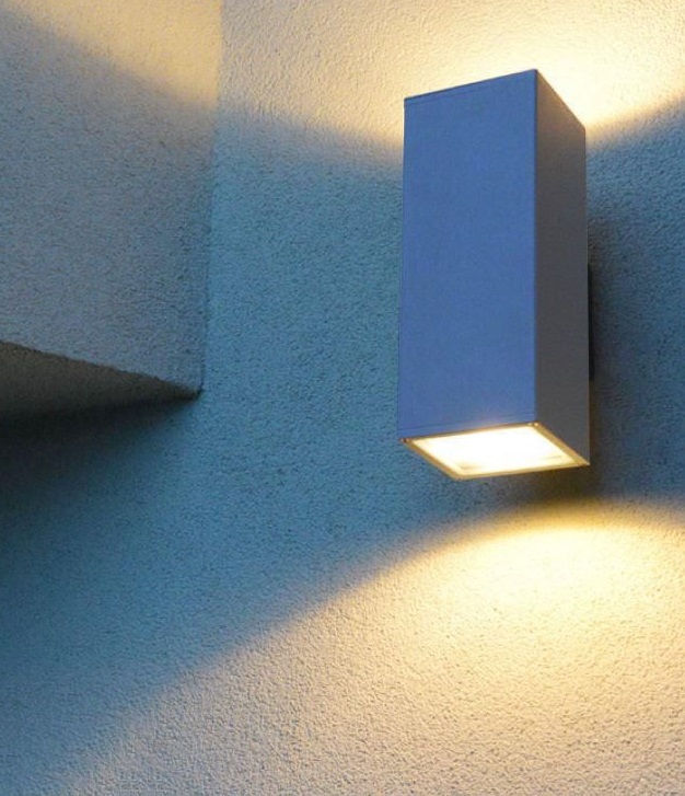 Kremowy kinkiet zewnętrzny Adela 2 IP54 E27 – geometryczny, dwukierunkowy