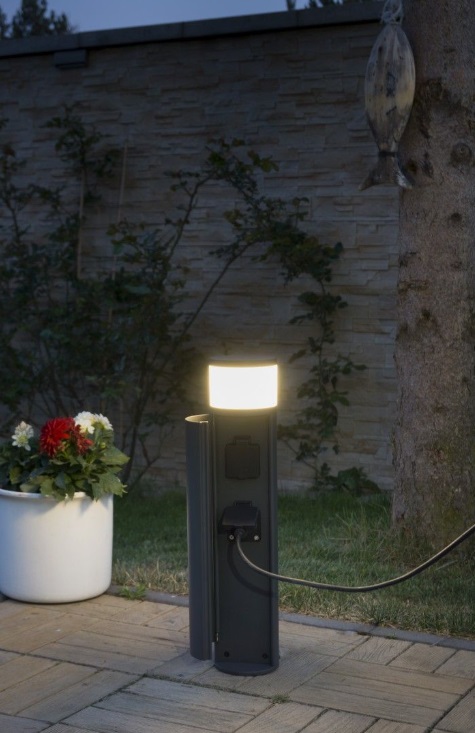 Lampa ogrodowa Elborn z 2 gniazdami IP54 LED G9