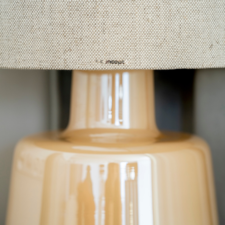 Lampa stołowa 4concepts Santana – bursztynowe szkło i lniany klosz