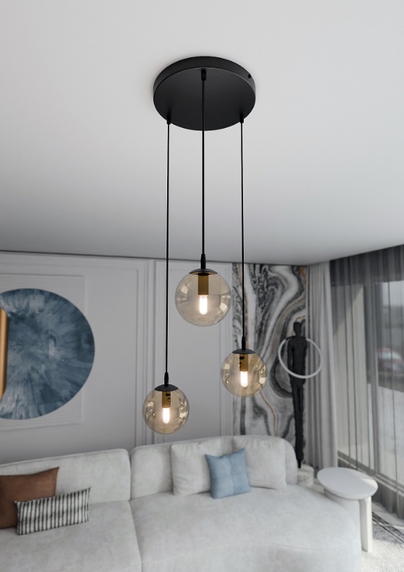 Lampa wisząca Cosmo Premium 3 z trzema beżowymi szklanymi kloszami