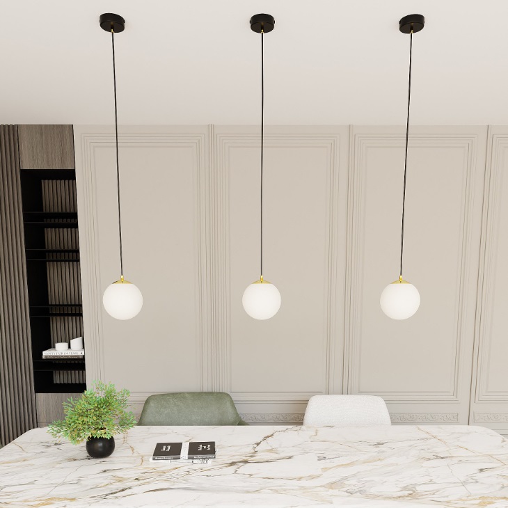 Lampa wisząca Royal czarno-złota z kloszem E14 IP20 – eleganckie oświetlenie nad stół