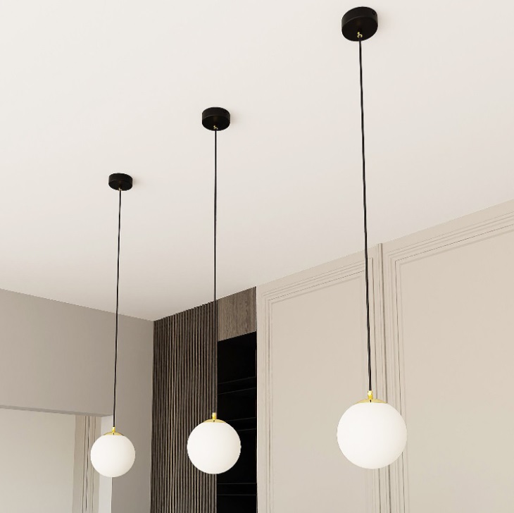 Lampa wisząca Royal czarno-złota z kloszem E14 IP20 – eleganckie oświetlenie nad stół