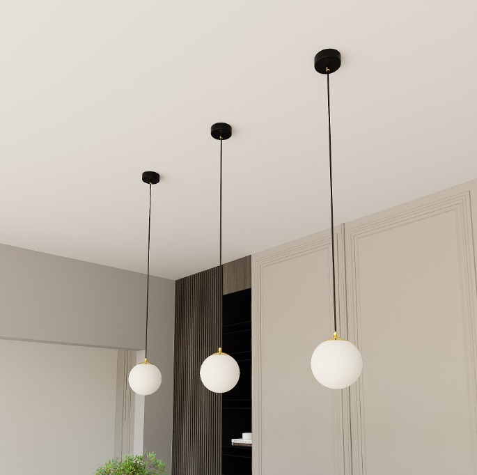 Lampa wisząca Royal czarno-złota z kloszem E14 IP20 – eleganckie oświetlenie nad stół