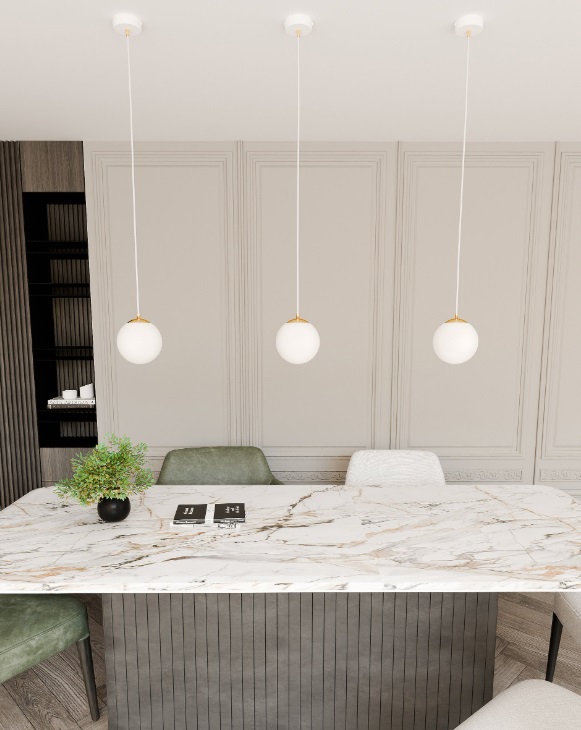 Lampa wisząca Royal z mlecznym kloszem i złotymi detalami
