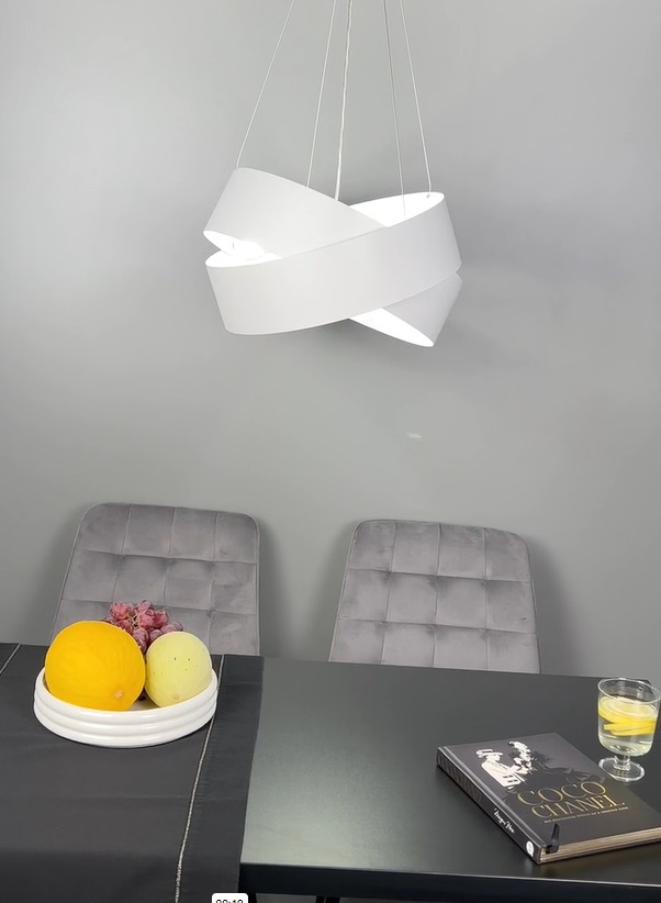 Lampa wisząca Vieno z trzema źródłami światła E27 – nowoczesne białe pierścienie