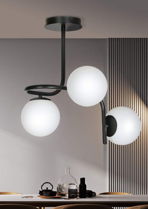 Nowoczesny czarny żyrandol Kalf 3 z trzema mlecznymi kulami na spiralnym ramieniu
