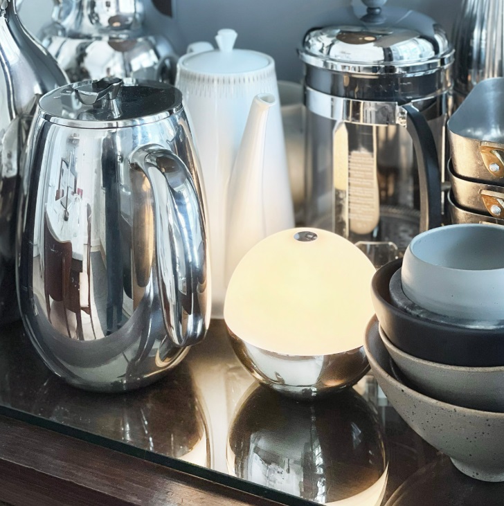 Przenośna lampka stołowa LED Alba Dyberg Larsen IP44 srebrna z pilotem