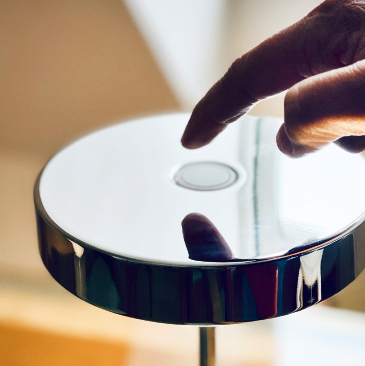 Przenośna marmurowa lampka LED Starlight na akumulator srebrna 3000K