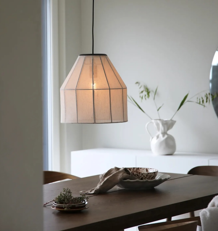 Lampa wisząca Aiko beżowa z lnianym abażurem