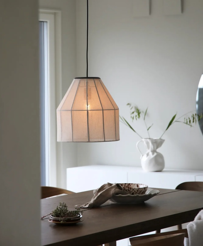 Lampa wisząca Aiko beżowa z lnianym abażurem