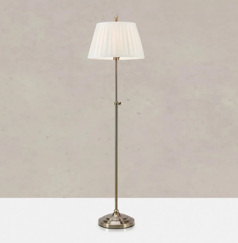 Lampa podłogowa Oxford z plisowanym abażurem w kolorze antycznego mosiądzu