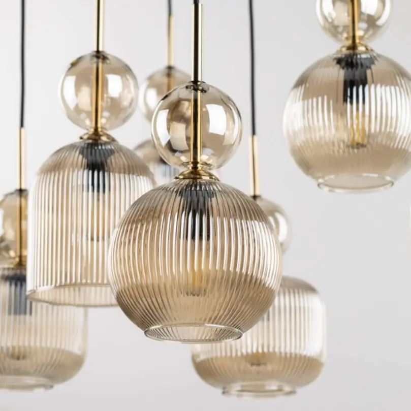 Lampa wisząca Sophia 5, pięć szklanych bursztynowych kloszy z kulkami