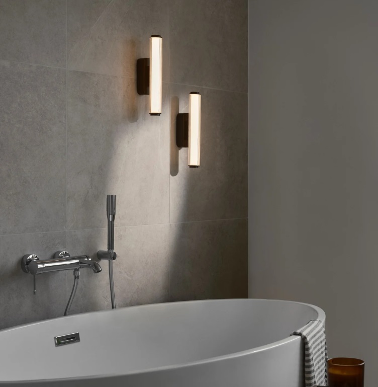 Kinkiet łazienkowy LED Virelle 32 czarny 8W 3000–4000K IP44