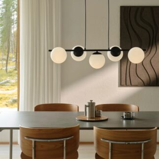 Lampa wisząca Lilly 5 czarna z mlecznymi kulami – podłużna oprawa nad stół lub wyspę