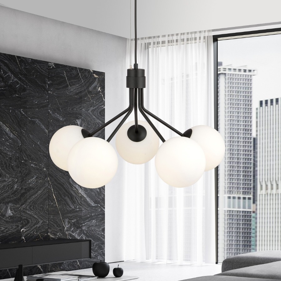 Lampa wisząca Nova 5 czarna z pięcioma białymi szklanymi kloszami - Emibig