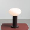 Lampa stołowa Flo Mokka 19 z opalowym kloszem - brązowa, na komodę do salonu