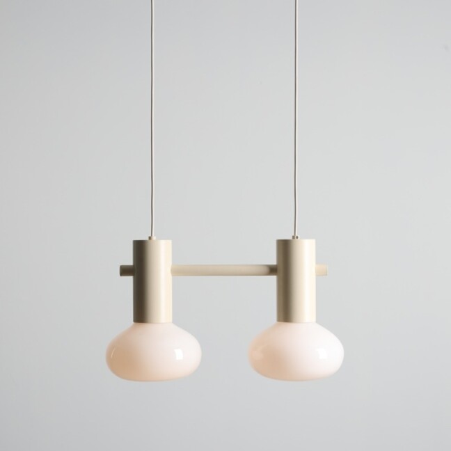 Lampa wisząca Flo 2 Cream z podwójnym opalowym kloszem nad stół