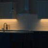 Lampka LED z czujnikiem ruchu do szafy A60 czarna 60 cm