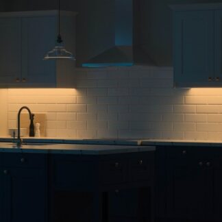 Lampka LED z czujnikiem ruchu do szafy A60 czarna 60 cm