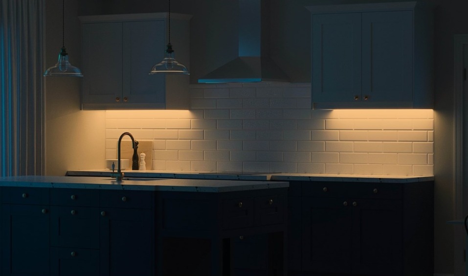 Lampka LED z czujnikiem ruchu do szafy A60 czarna 60 cm