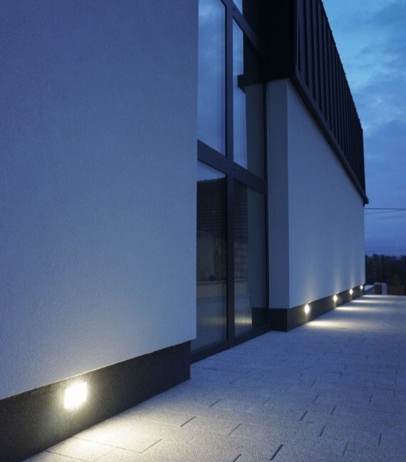 Oprawa elewacyjna LED Mur Glass biała z matowym szkłem IP65