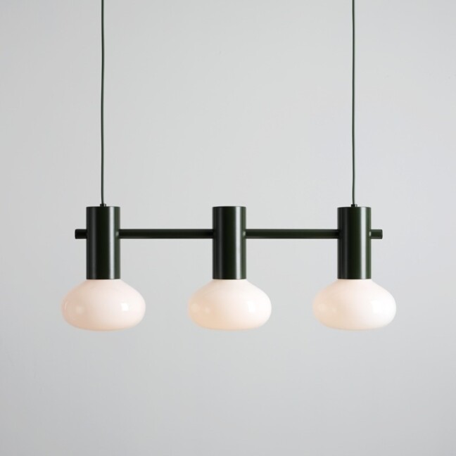 Lampa wisząca Flo 3 Moss z trzema owalnymi szklanymi kloszami w kolorze zieleni mchu
