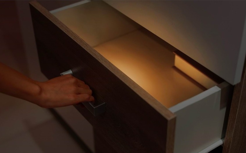 Lampka LED do szuflady z czujnikiem ruchu Yeelight 2700K – zestaw 4 sztuki