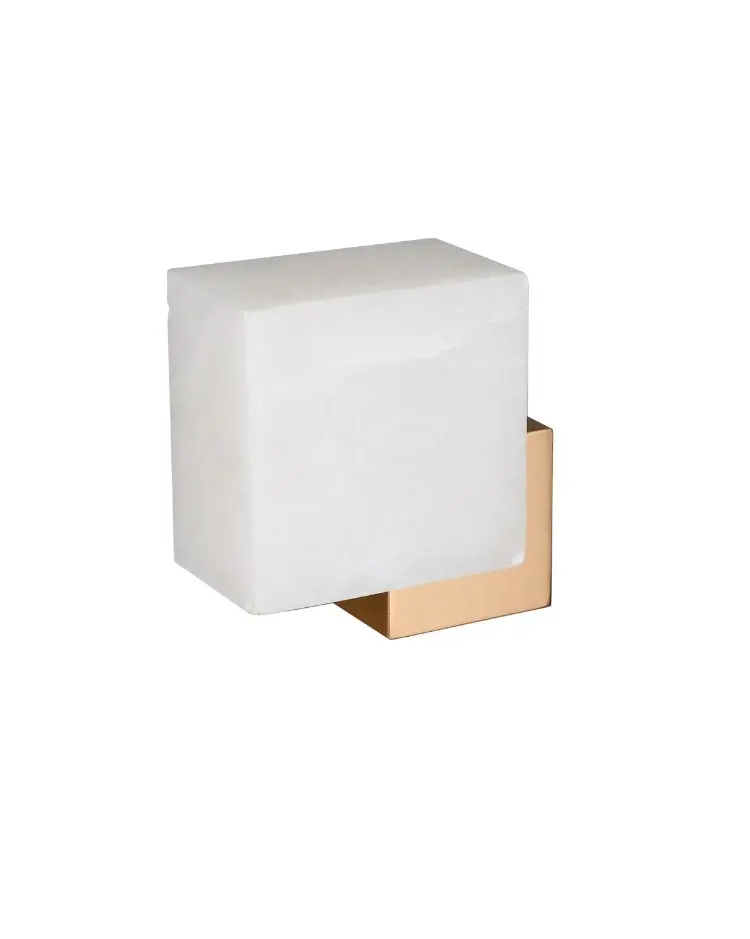 Kinkiet LED z alabastru kostka mosiądz szczotkowany Cubo 18 cm