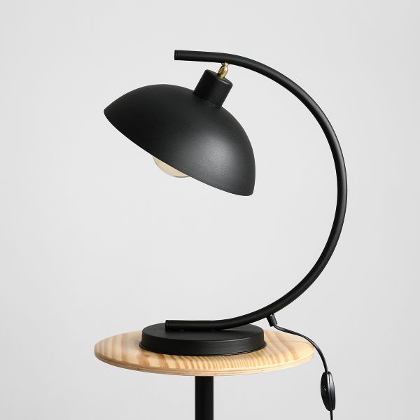 Czarna lampa stołowa Espace Loft z metalowym kloszem